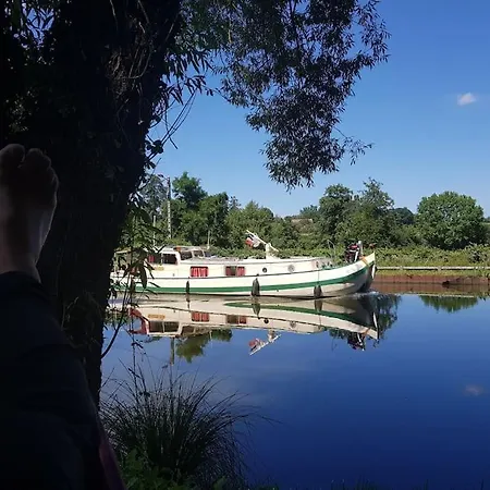 Detente Au Bord De L'Eau . Ciry-le-Noble Esterno foto